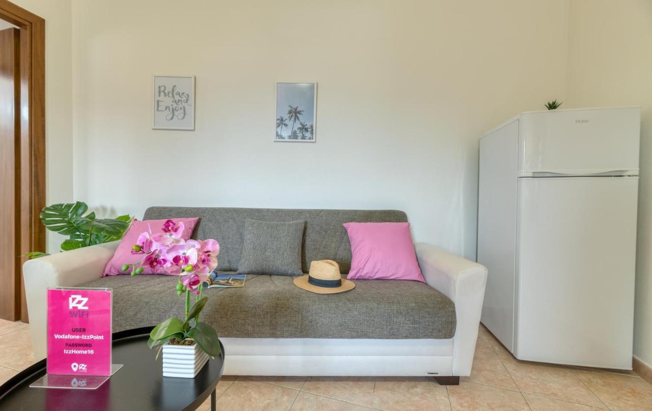 Izzhome Escape 2 Villa San Pietro Εξωτερικό φωτογραφία